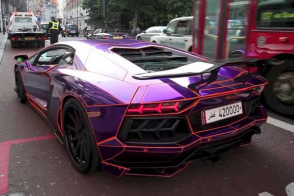 Lamborghini Aventador londra polisi tarafından yakalandı