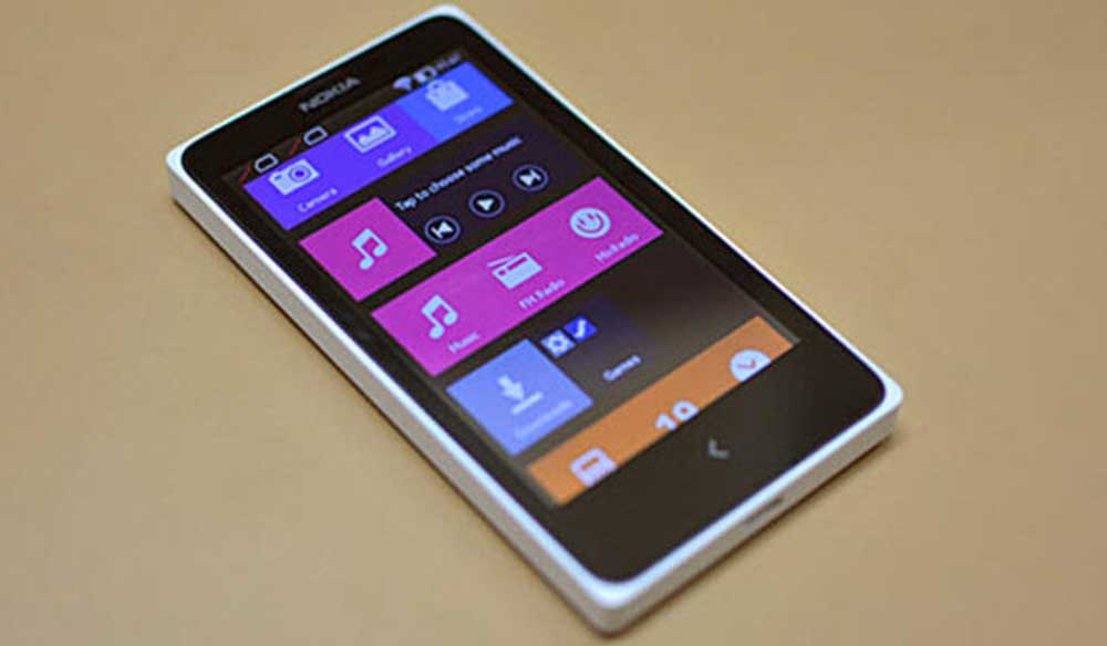 4 inçlik Android Nokia X Telefonu