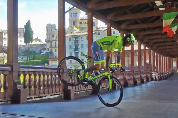 İtalyan Bisikletçi Vittorio Brumotti’nin Harika Şovu