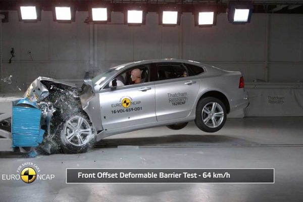 Volvo S90 Çarpışma Testi ile Euro NCAP’den Tam Not Aldı